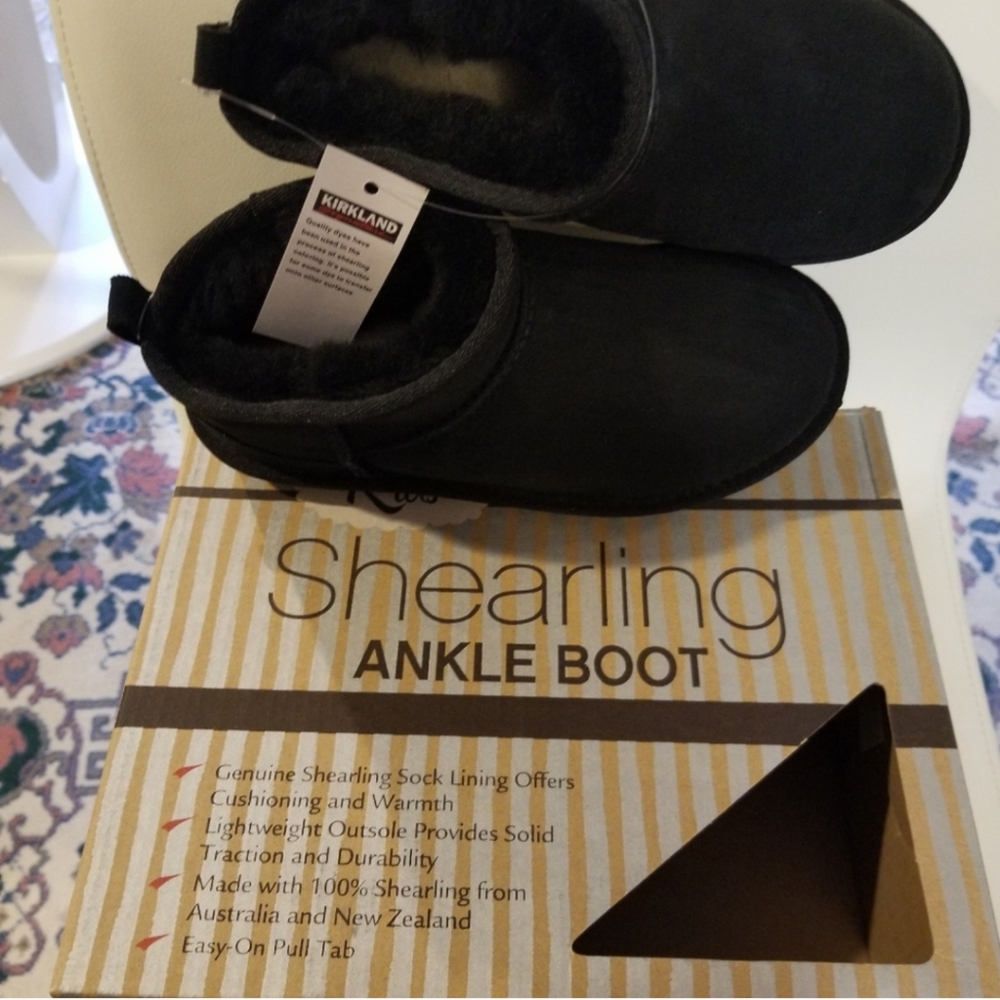 Kirkland Signature Black Shearling Ankle Youth Boot size 3 youth girl e… - Picture 6 of 6